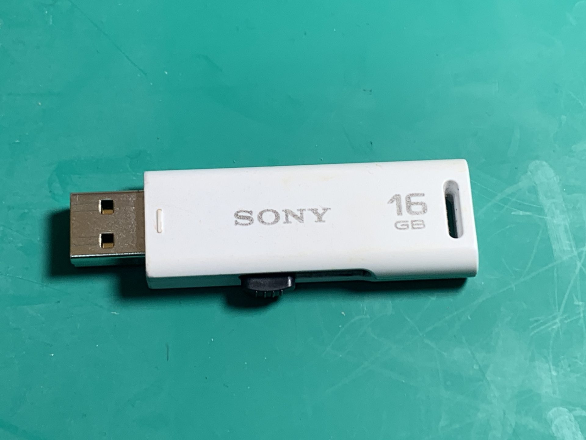 SONY USBメモリ　16GB